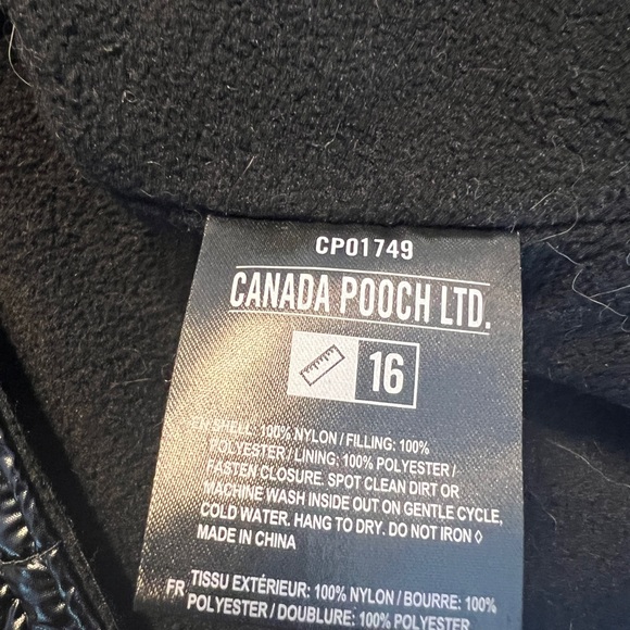 Canada Pooch Black Dog Jacket - Picture 3 of 3